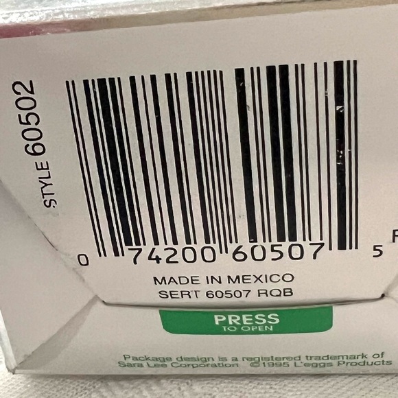 Leggs sheer energy off black QUEEN size pantyhose reinforced toe Mexico made - Picture 5 of 5